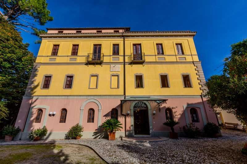 Hotel Corte Dei Tini Терамо Екстер'єр фото